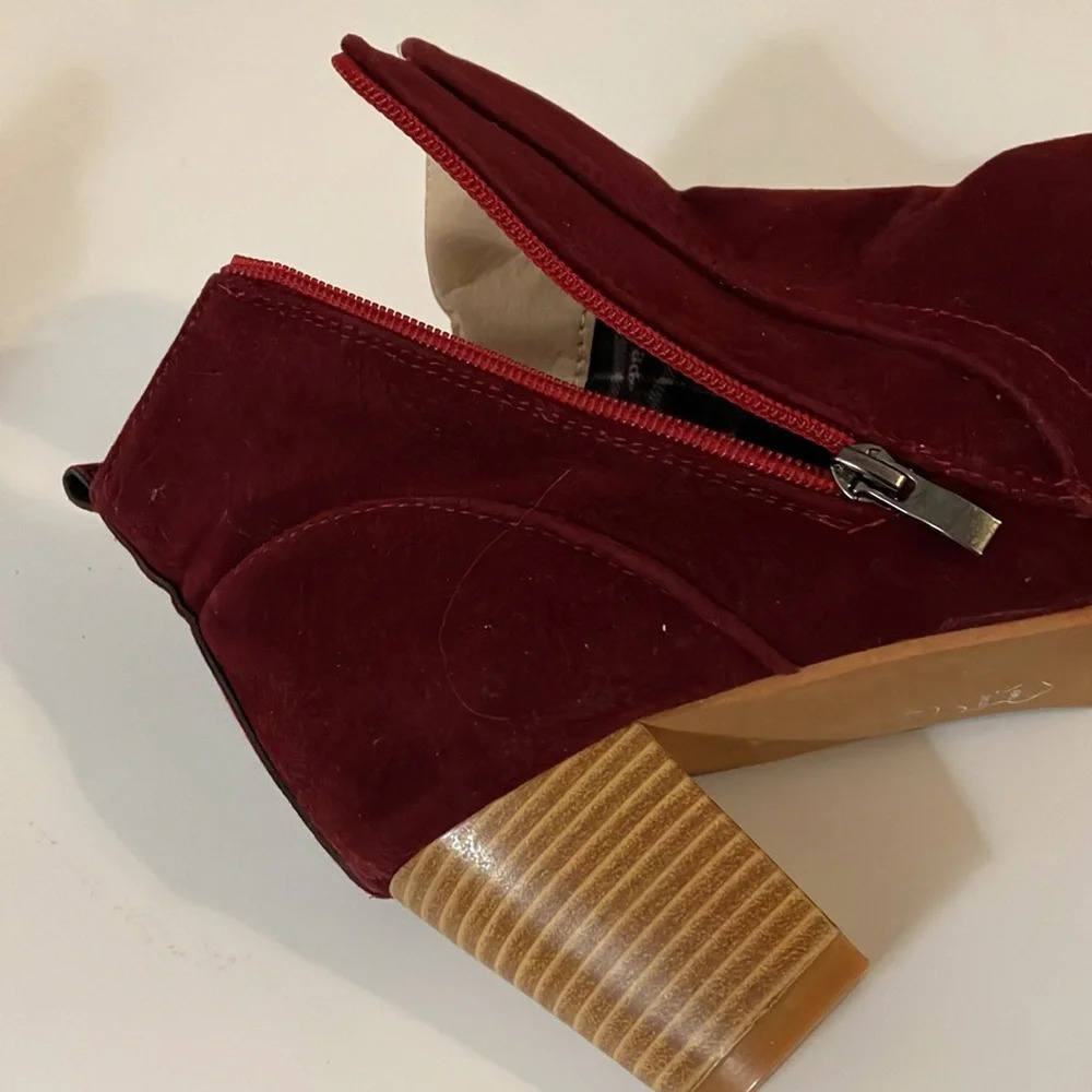 VERO CUOIO Italian Made Burgandy Suede Ankle Boots. Size 41 Excellent preowned - Picture 10 of 13